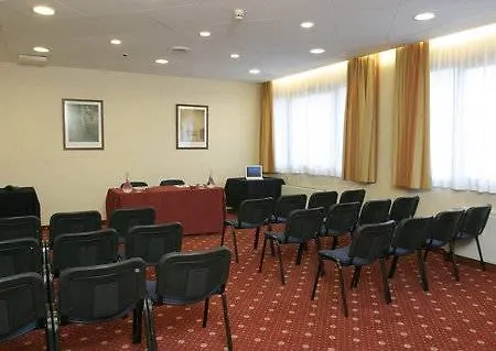 B&B Hotel Ferrara Hotell 3*