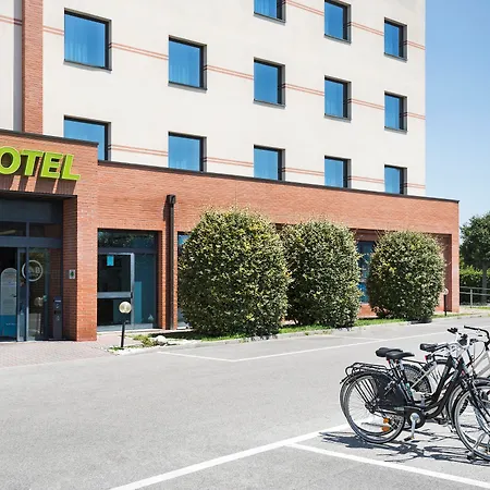 Отель B&B Hotel Ferrara Феррара