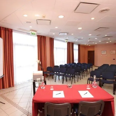 Hotel B&B Hotel Ferrara 3*