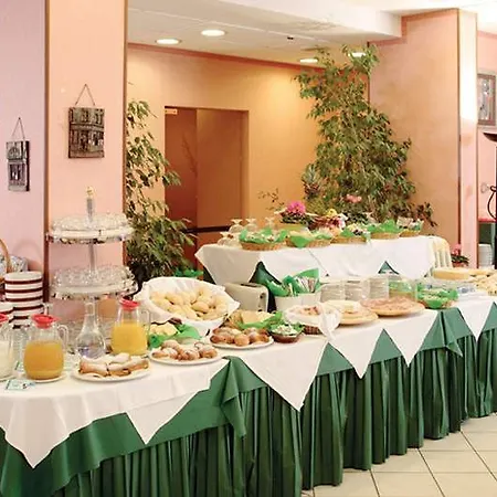 Отель B&B Hotel Ferrara 3*