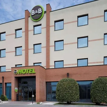 B&B Hotel Ferrara מלון 3*