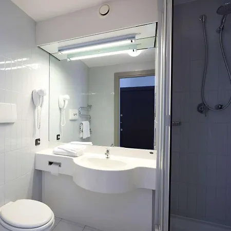 B&B Hotel Ferrara Hotell 3*