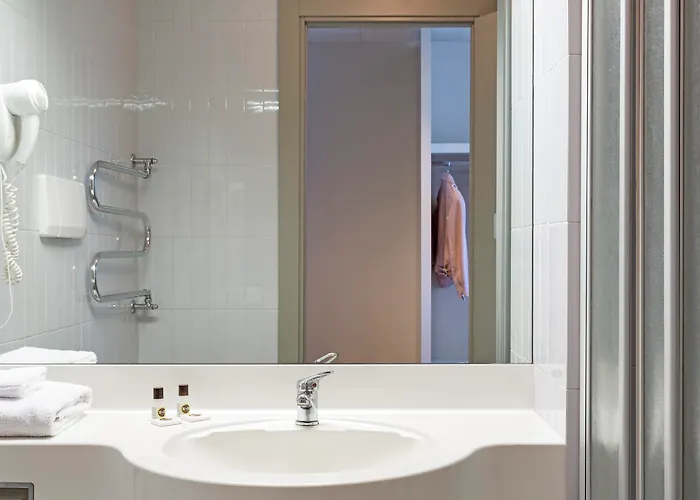 Hotel B&B Hotel Ferrara 3*