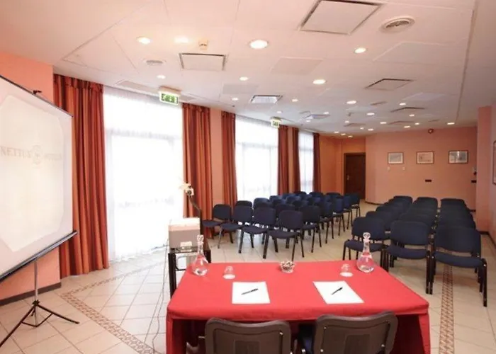 Hotel B&B Hotel Ferrara 3*